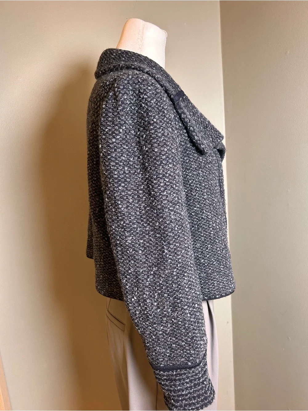 St. John Collection P Bouclé Cropped Knit Jacket Made USA